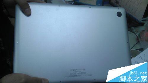 苹果Mac Pro吸入式光驱怎么取出小光盘?(图5)