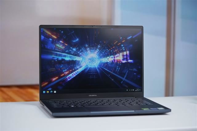 酷睿i9+RTX 4070仅有1.53kg! 七彩虹源N14全能本AI PC评测(图1)