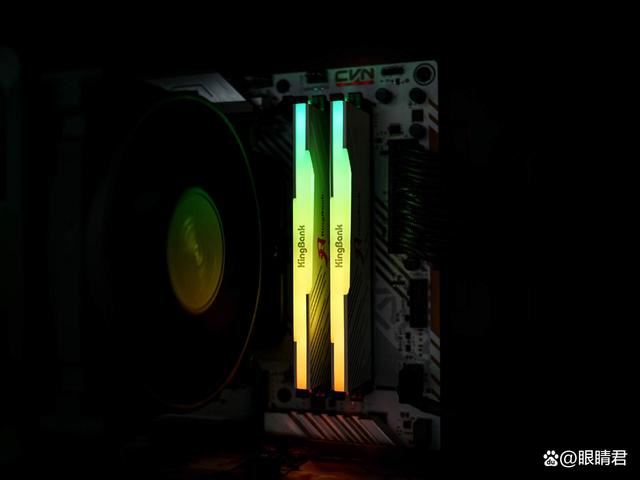 极致稳定与性能的双重盛宴! 金百达白刃DDR5 6000 C28内存测评(图8)