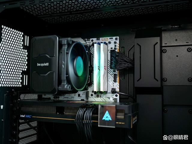 极致稳定与性能的双重盛宴! 金百达白刃DDR5 6000 C28内存测评(图9)
