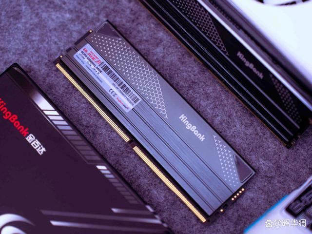 单条16GB和24GB谁的性能更好? Z790+金百达星刃D5内存超频实战(图2)