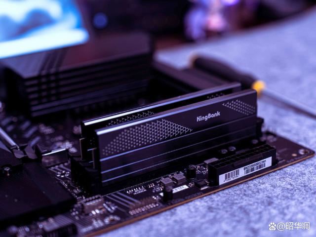 单条16GB和24GB谁的性能更好? Z790+金百达星刃D5内存超频实战(图6)