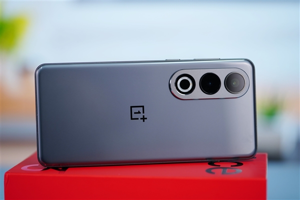 一加全新S系列曝光:天玑9300+/9400双平台 主打性价比(图2) 一加全新S系列曝光:天玑9300+/9400双平台 主打性价比