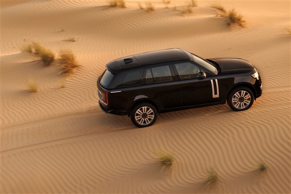 中国最畅销的百万豪车 路虎纯电揽胜原型车测试:和燃油车一个样(图2) 中国最畅销的百万豪车 路虎纯电揽胜原型车测试:和燃油车一个样