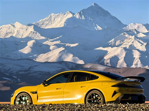 小米SU7 Ultra成功登上珠峰：中国最猛的车去世界最高的山