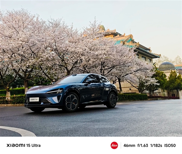 雷军天还没亮就开始工作：与小米YU7合体亮相武大