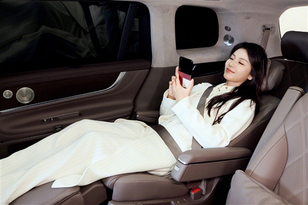 演员刘涛喜提问界M9 直呼:一眼就爱上的车(图2) 演员刘涛喜提问界M9 直呼:一眼就爱上的车